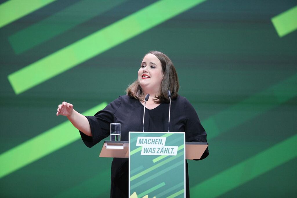 Scheidende Grünen-Chefin Lang schließt Politik-Comeback nicht aus