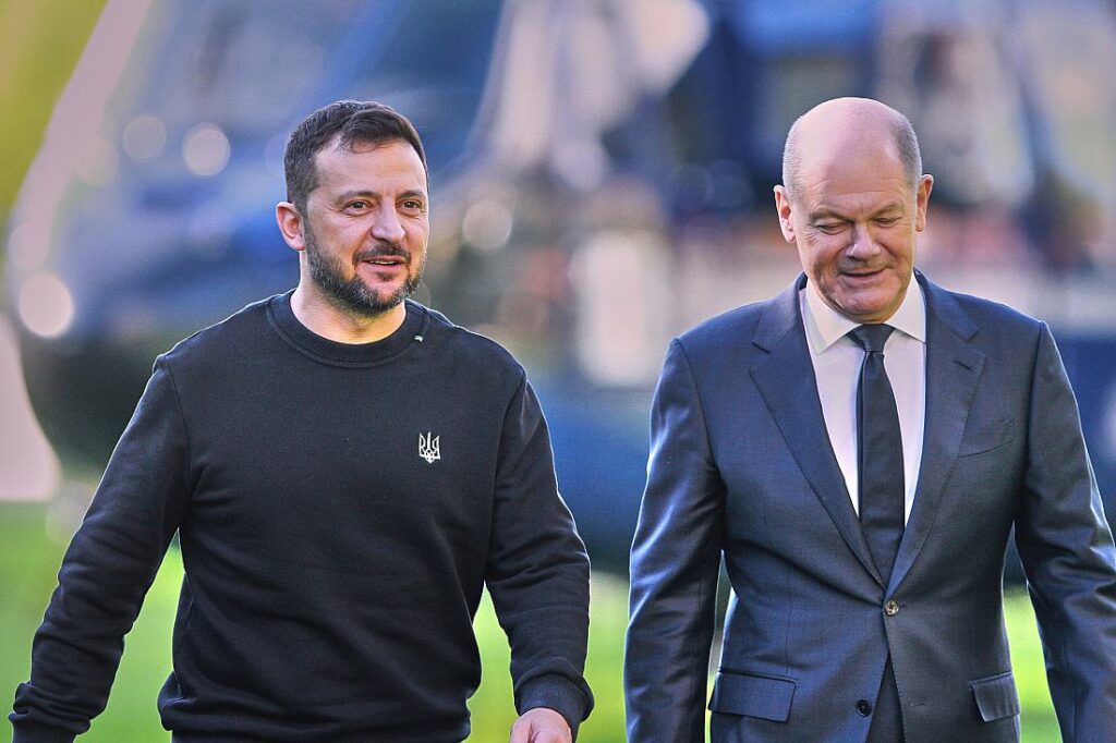 Scholz telefoniert mit Selenskyj zu militärischer Lage