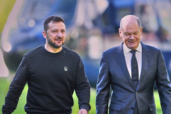 Scholz telefoniert mit Selenskyj zu militärischer Lage