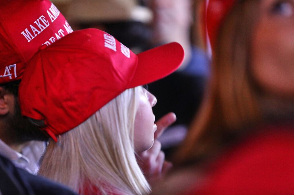 US-Wahl: Warten auf Ergebnisse aus Swing-States – Trump vorn
