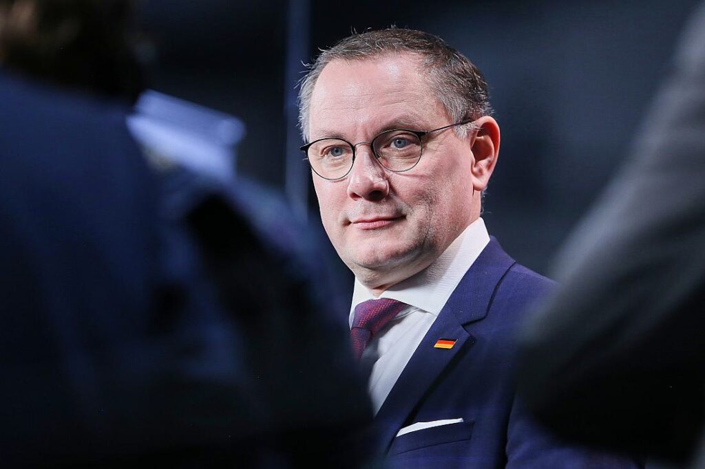 AfD-Chef kritisiert Migrationsanträge der Union als diffamierend