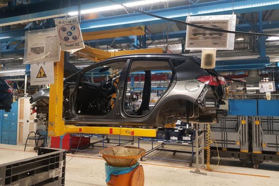 Auftragsbestand im Verarbeitenden Gewerbe im November etwas gestiegen