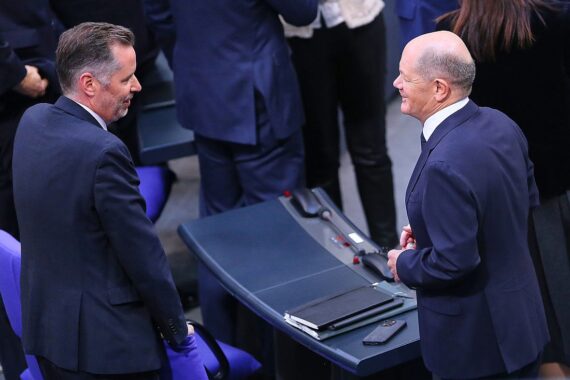 Dürr: Scholz verbreitet bei Ukraine "bewusst Unwahrheiten"