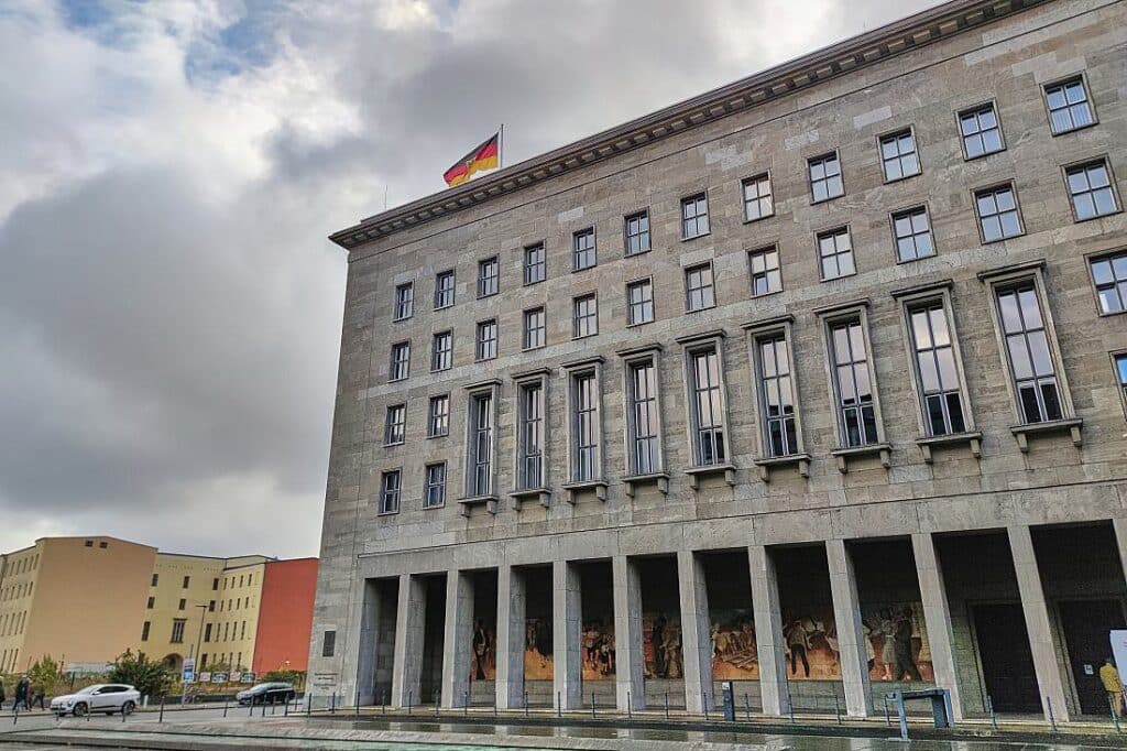 Finanzministerium wickelt Pläne zu Bundesamt gegen Geldwäsche ab