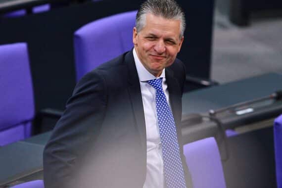 Frei sieht "verhärtete Fronten" bei Asylgesetz