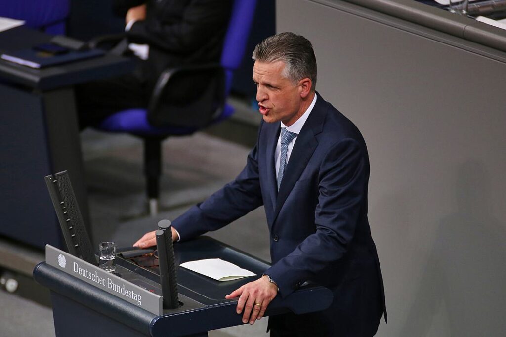 Frei weist Merkels Kritik an Abstimmung mit AfD zurück