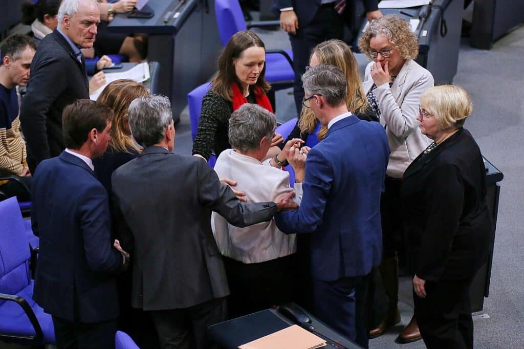 Haßelmann wirft Union und FDP "Erpressung" vor