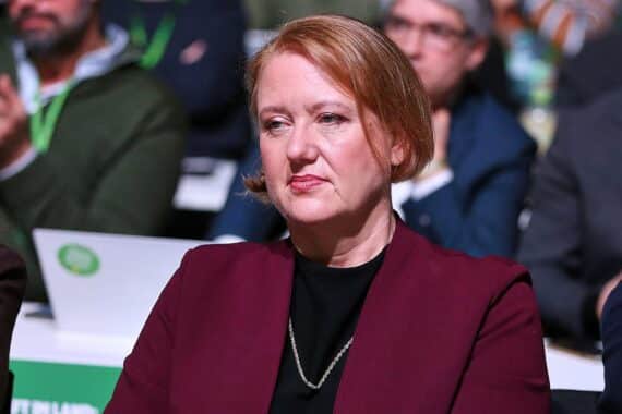 Paus: "Merz-Union biegt scharf nach rechts ab"