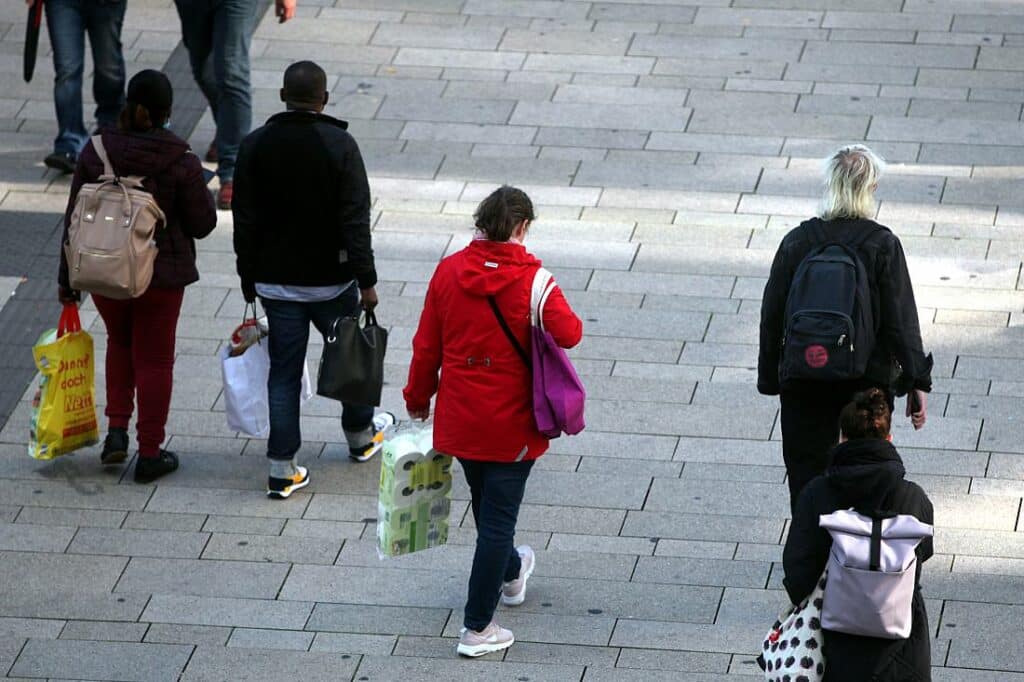 Umfrage: Mehrheit sieht Bedarf für "grundlegende Reformen" im Land