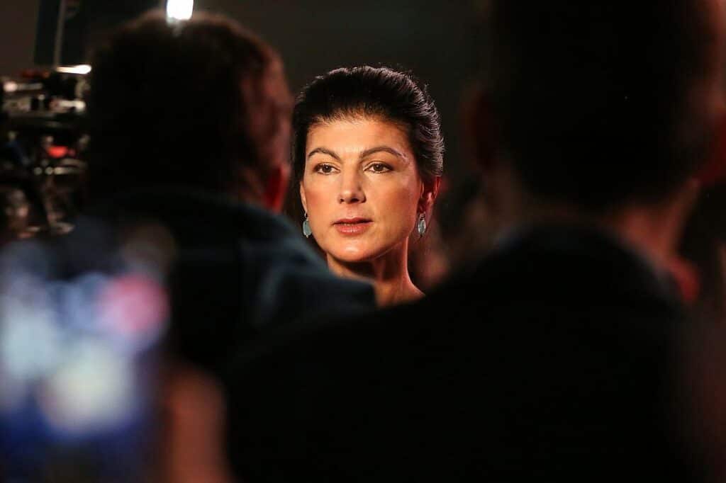 Wagenknecht zeigt sich offen für Merz-Anträge zur Migrationspolitik