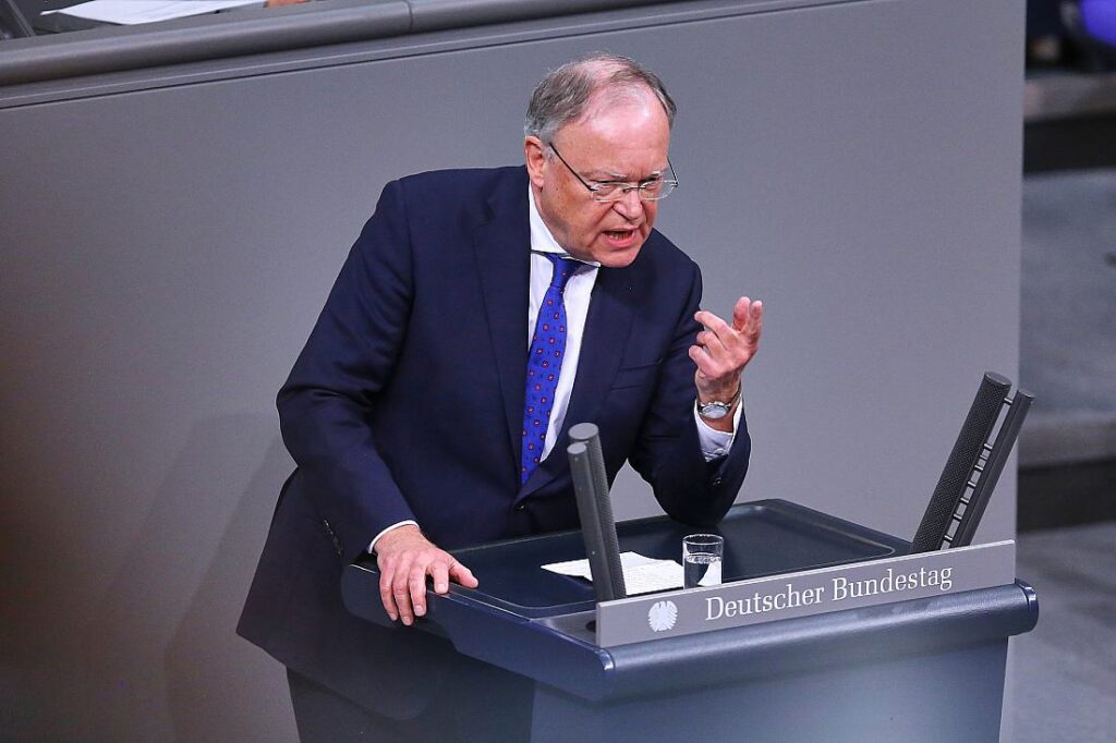 Weil wirft Merz "Rechtsbruch" und "Tabubruch" vor