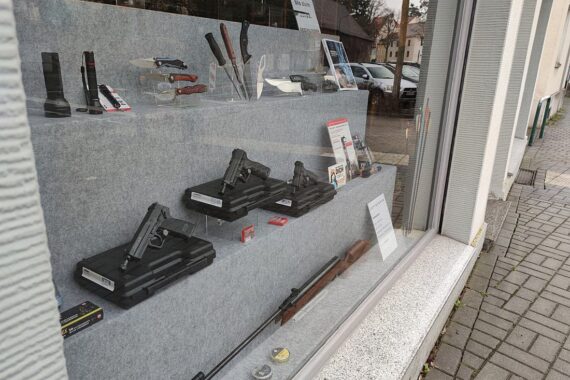 1.500 Rechtsextreme und Reichsbürger hatten 2023 Waffenerlaubnisse