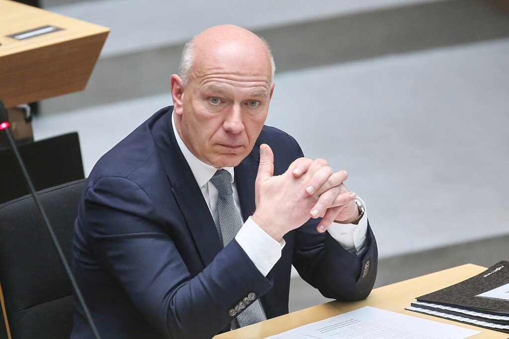 Berlins Regierender beharrt auf Abstimmung zum Tempelhofer Feld