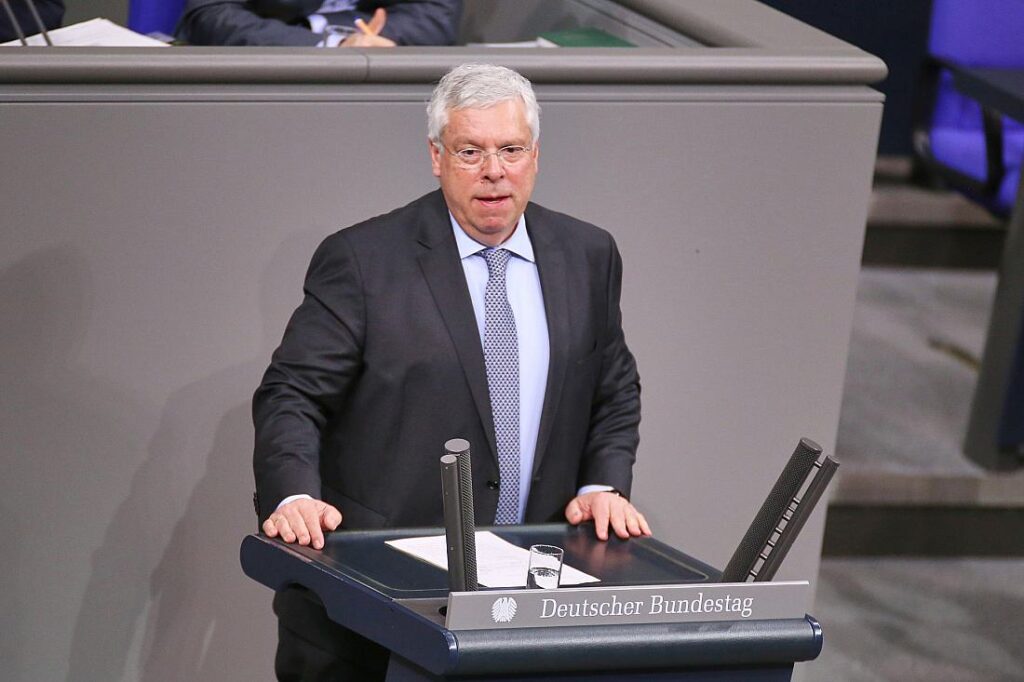 CDU-Außenpolitiker sieht "positives Signal" zum Ukraine-Krieg
