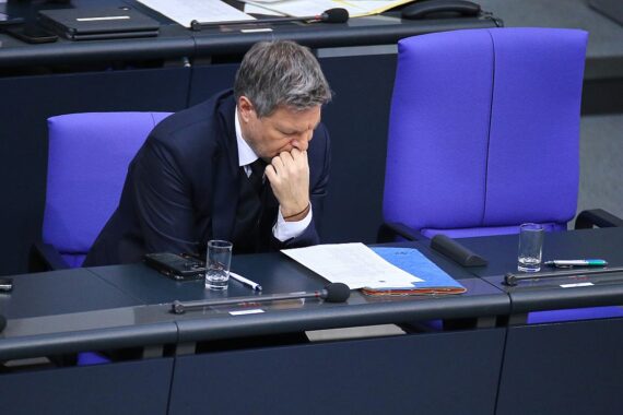 Grüne entschärfen Habecks Zehn-Punkte-Plan zur Migration