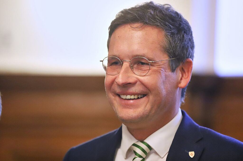 Halle bekommt wieder parteilosen Oberbürgermeister – AfD jubelt
