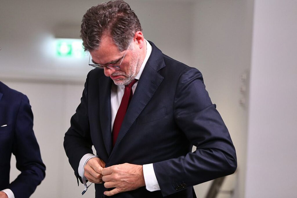 Kanzleramtschef Schmidt sieht Unzufriedenheit mit Politikern