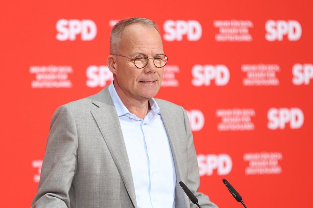 SPD-Generalsekretär Miersch lobt Merkel