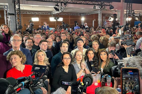 SPD räumt Niederlage ein - Regierungsauftrag bei Union