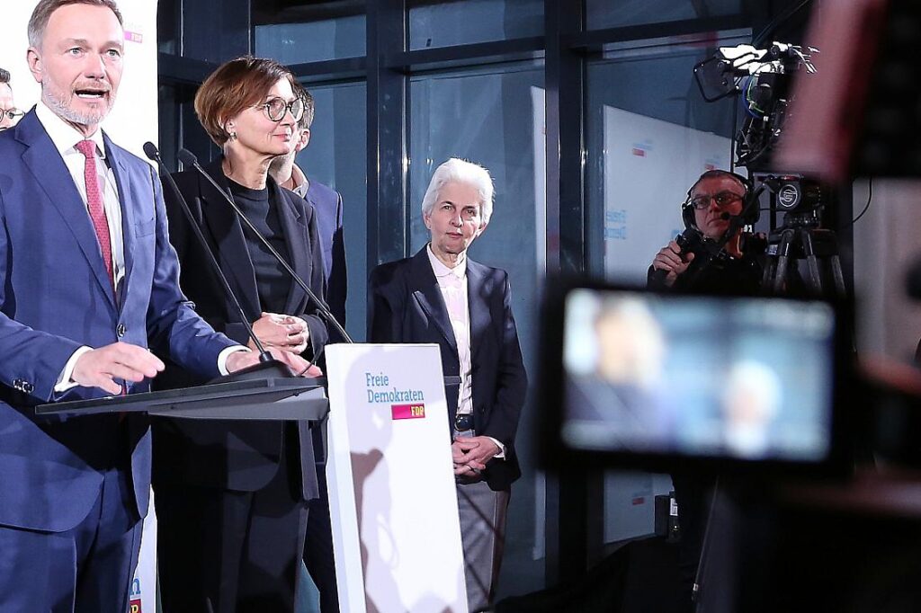 Strack-Zimmermann bringt sich für FDP-Parteivorsitz ins Spiel