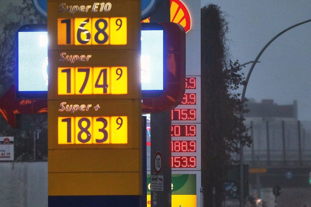 Tankstellenpreise sinken Ende Februar erneut minimal