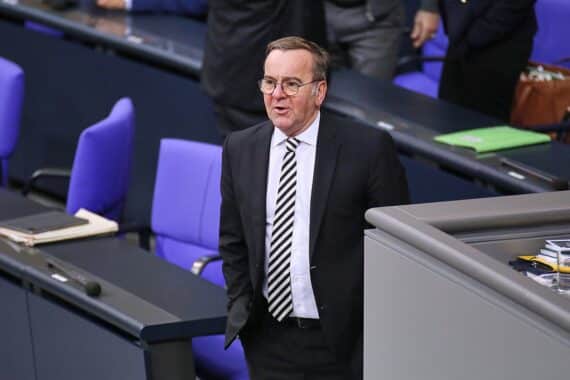 Verteidigungsminister wirbt für Pragmatismus