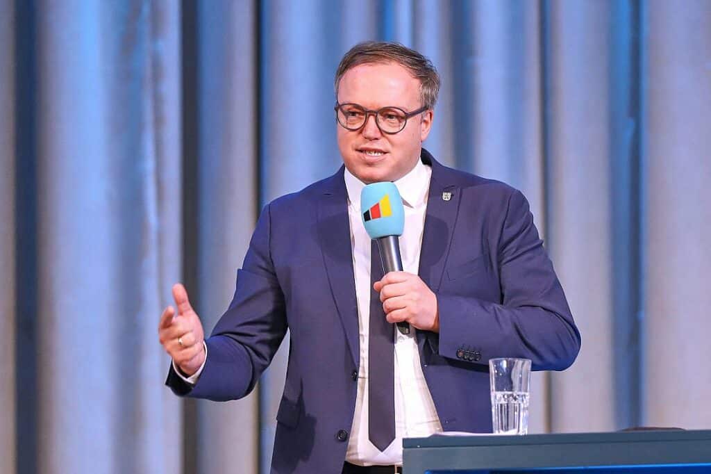 Voigt fordert mehr Ostdeutsche im neuen Kabinett