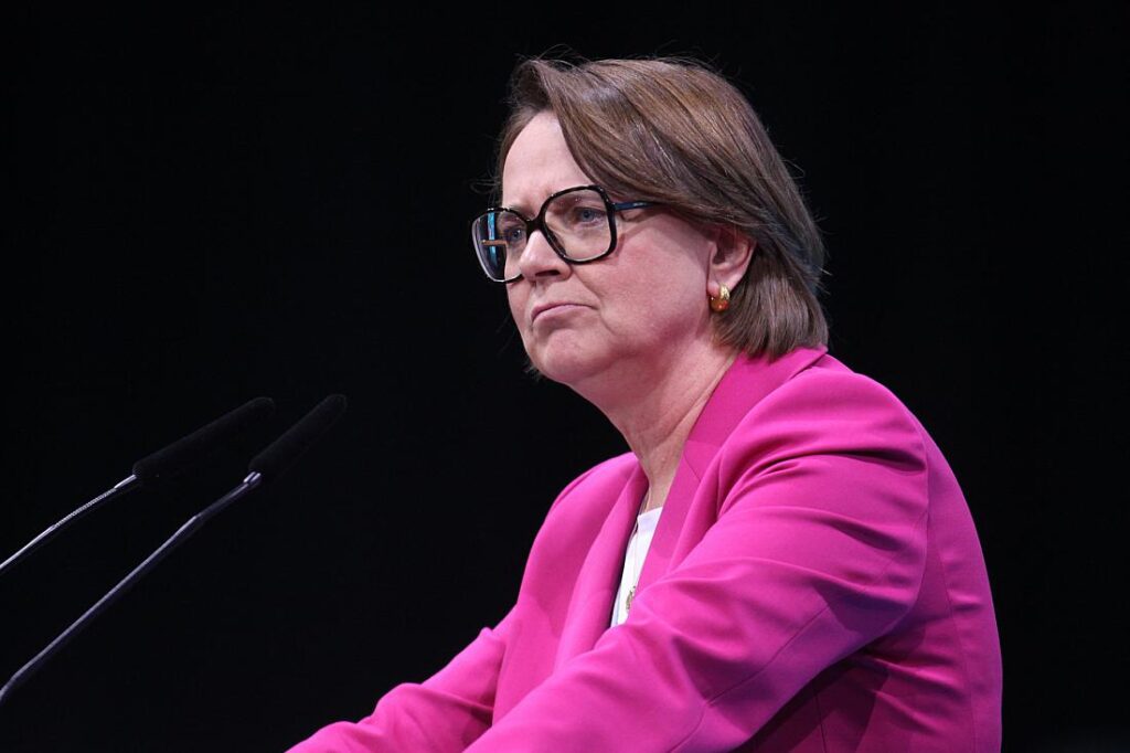 Widmann-Mauz: Frauen gleichberechtigt an Sondierungen beteiligen