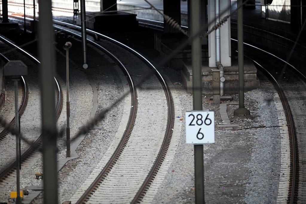 Zahl der Unfälle an Bahnübergängen blieb 2024 konstant hoch