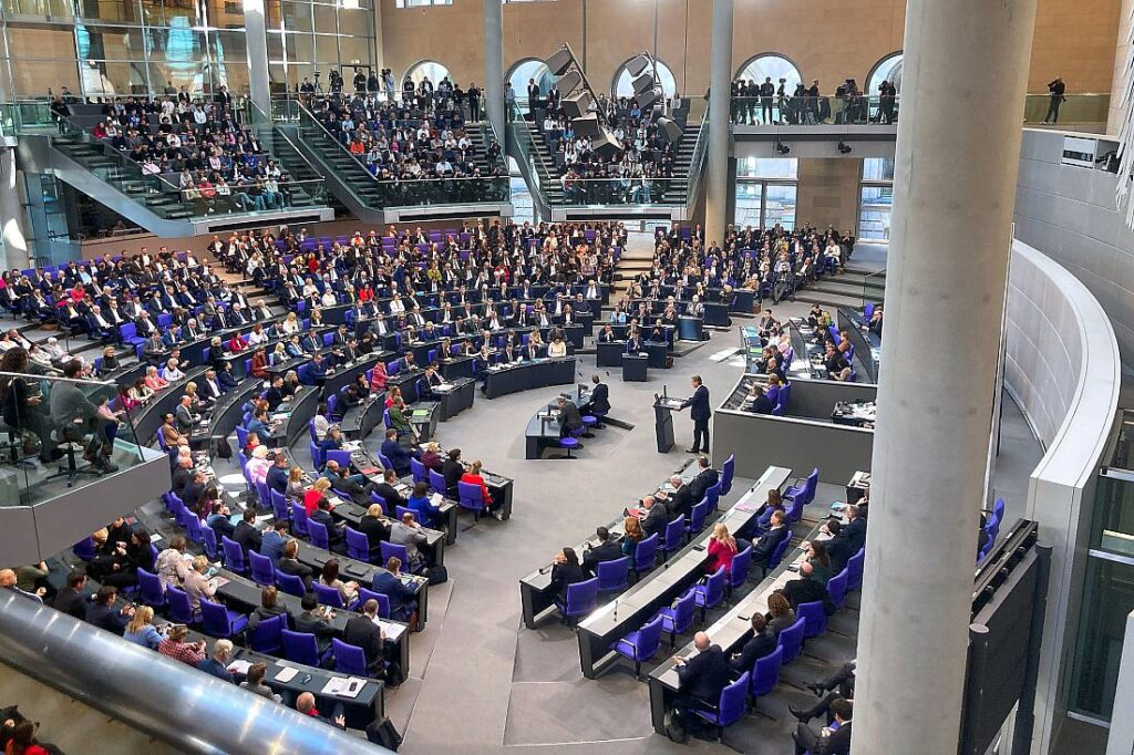 AfD und FDP scheitern mit Absetzungsanträgen im Bundestag