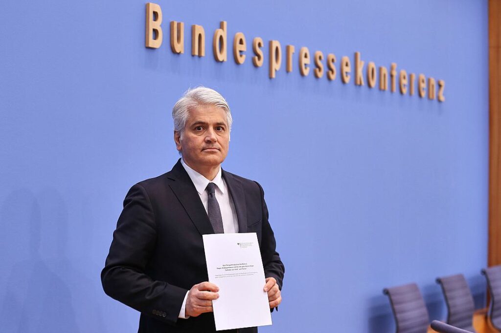 Antiziganismusbeauftragter lehnt Abschaffung seines Amtes ab