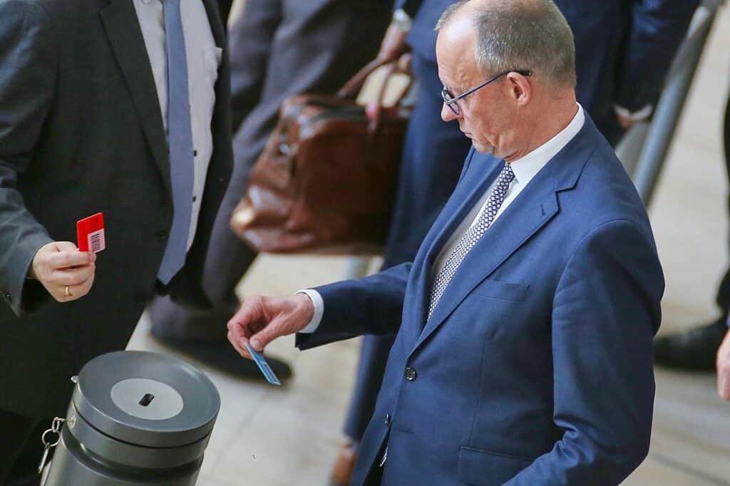 Bundestag beschließt Verfassungsänderung für Schuldenpaket