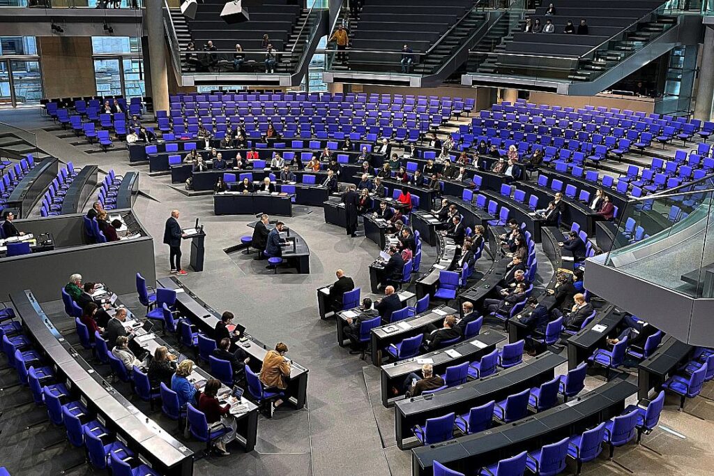Bundestag soll mit höheren Strafen gegen Pöbler vorgehen