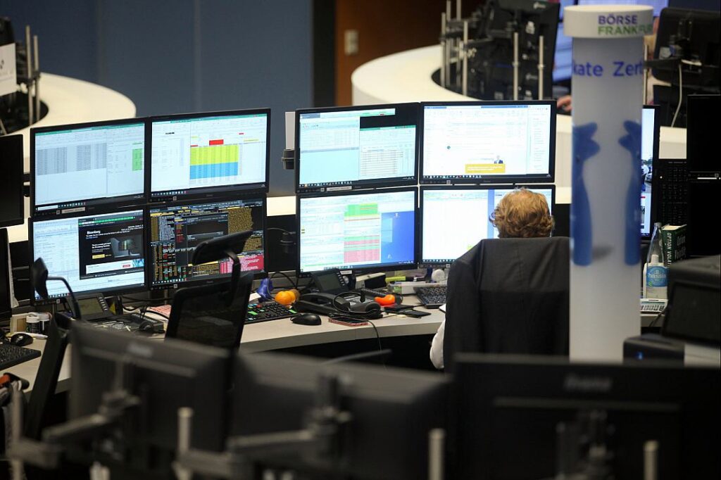 Dax am Mittag wieder im Minus – politische Lage verunsichert