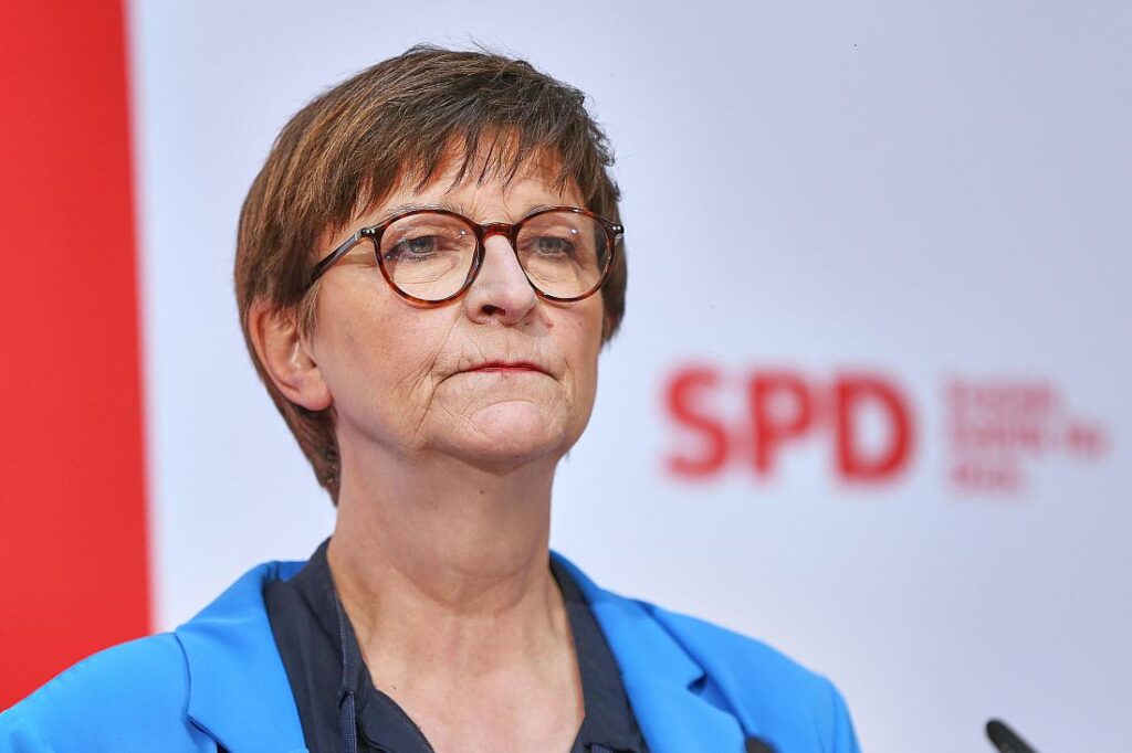 Esken erklärt distanzierten Sitzplatz bei Verhandlungen