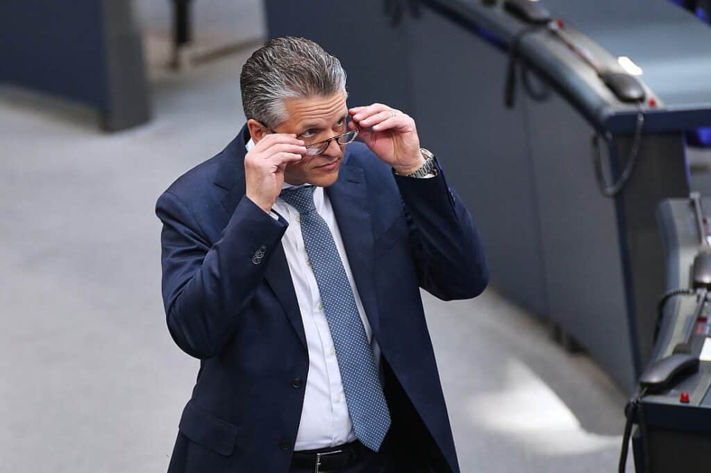 Frei nennt Gewaltanstieg "blauen Brief an die Politik"