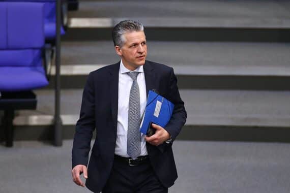 Frei will "grundlegende Kehrtwende" der Migrationspolitik