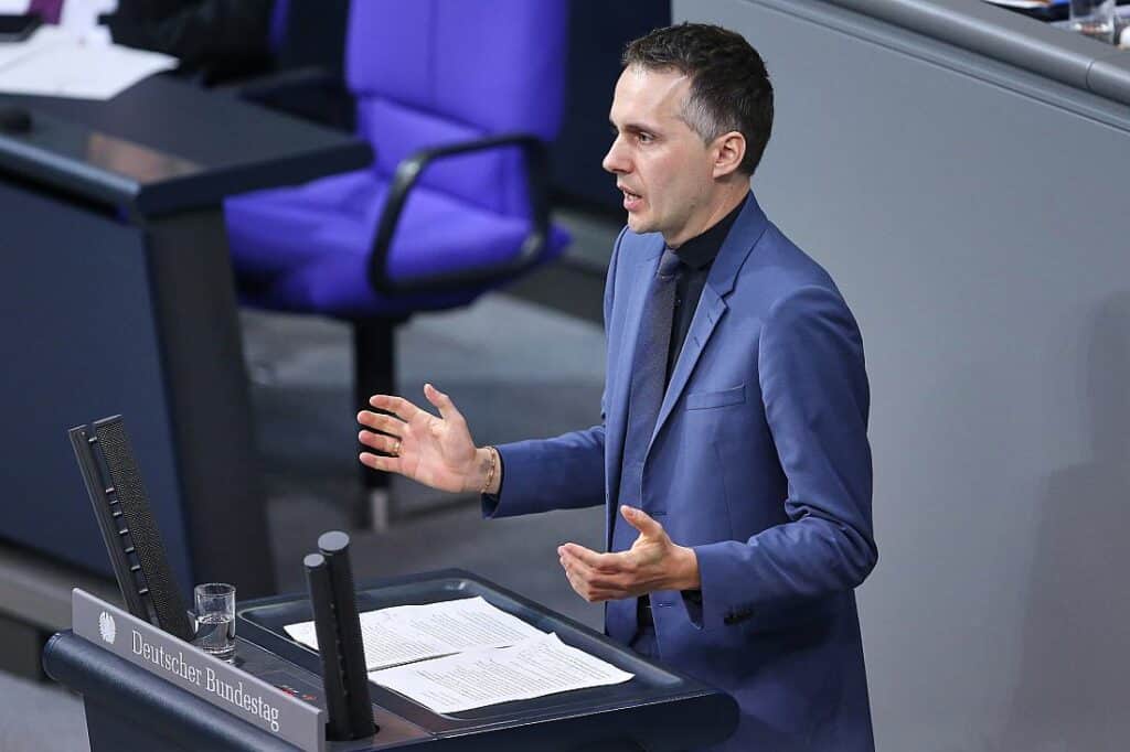 Grüne knüpfen Zustimmung bei Investitionspaket an Bedingungen