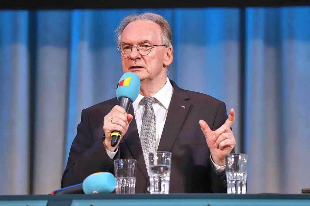 Haseloff drängt auf Einigung zu Milliarden-Schulden