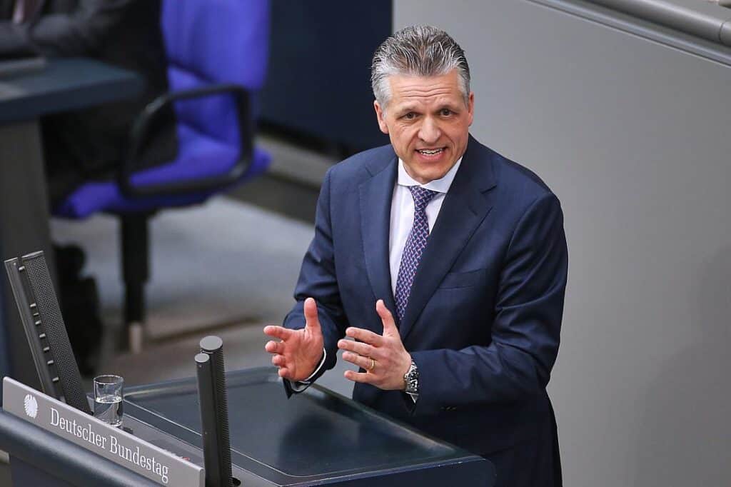 Hitzige Debatte im Bundestag über Sondersitzungen