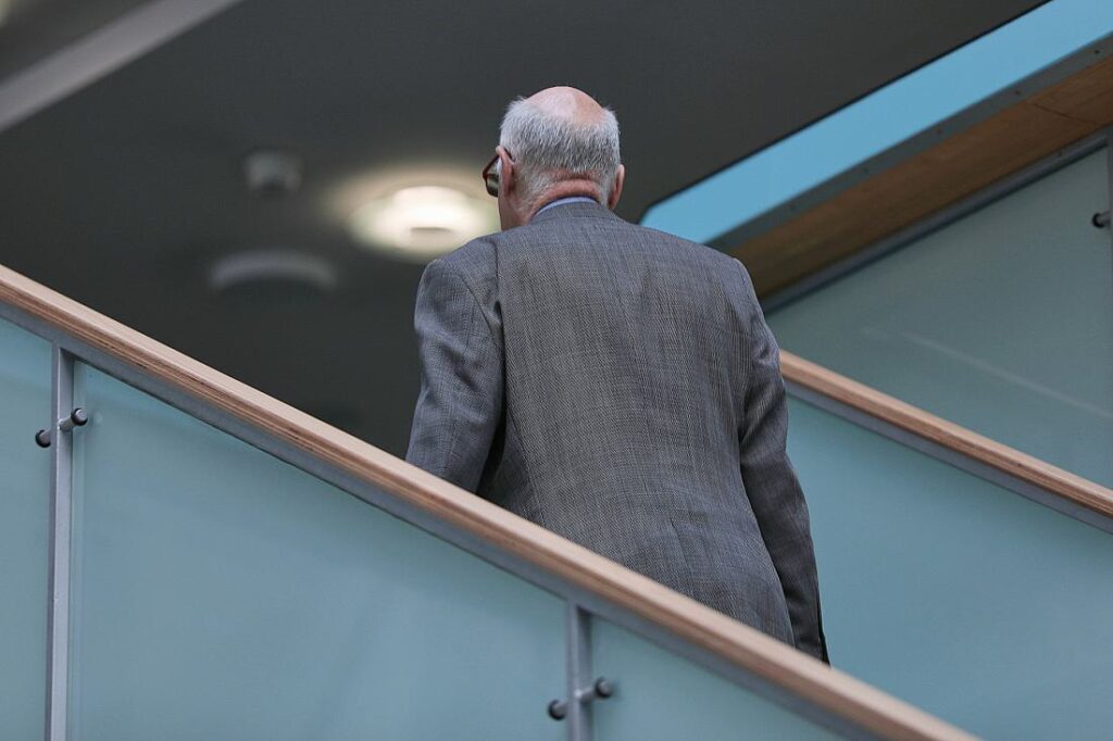 Lammert kritisiert schwarz-rote Verhandlungen