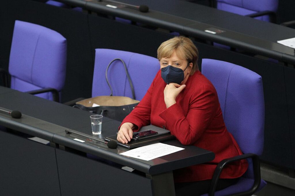Merkel weist Vorwurf der Vertuschung in Coronakrise zurück
