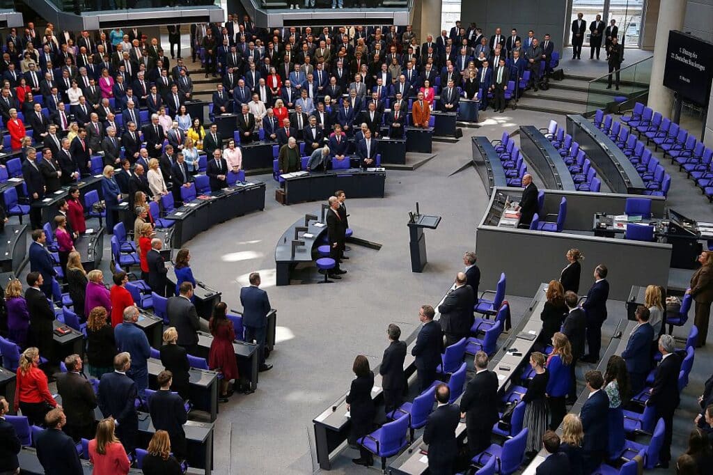 Neuer Bundestag erstmals zusammengekommen