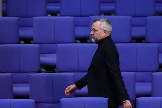 Roth sieht Frieden in Ukraine "weiterhin Lichtjahre entfernt"