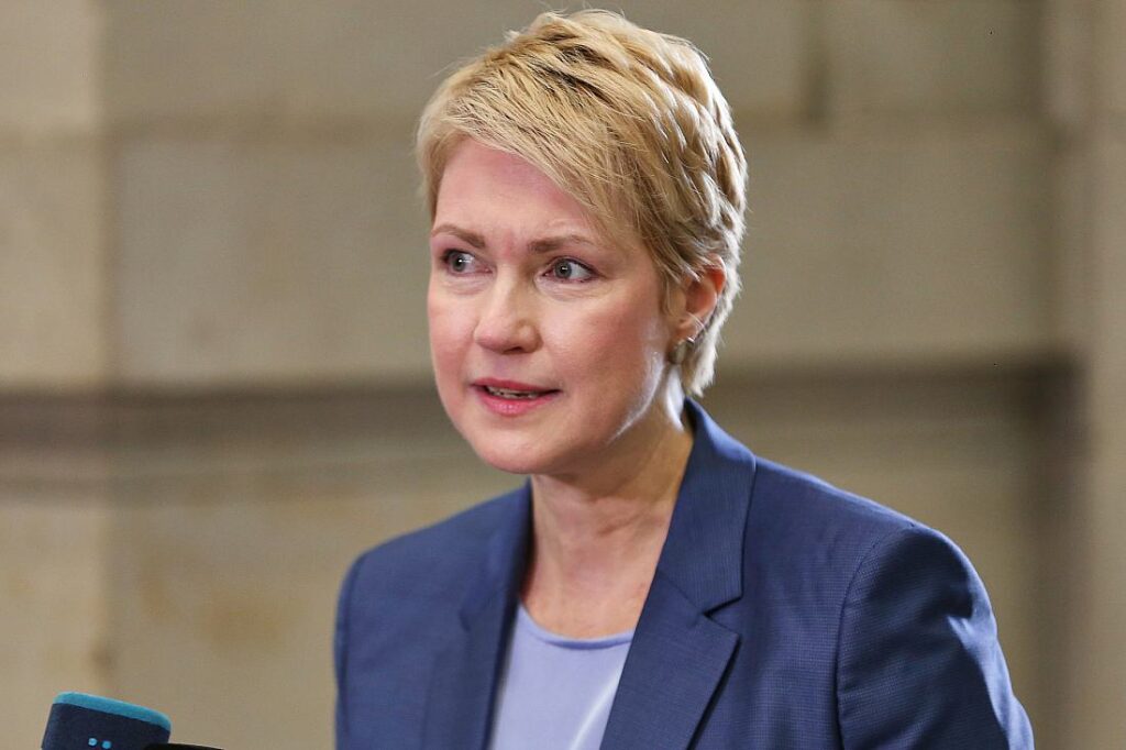 Schwesig lehnt Unions-Lesart bei Zurückweisungen an der Grenze ab
