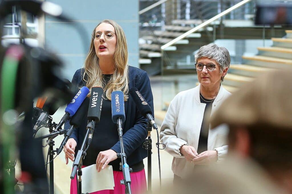 Sondervermögen: Grüne wollen "Verschiebebahnhof" verhindert haben