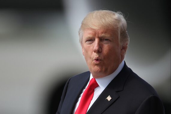 Strack-Zimmermann wirft Trump geplante "Schmierenkomödie" vor