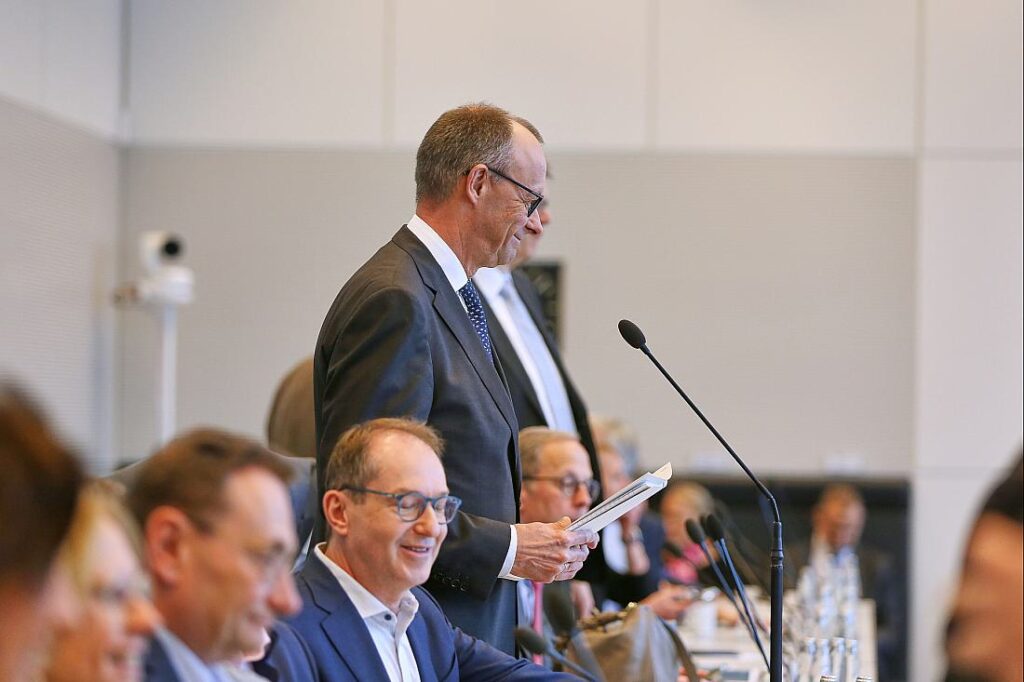 Unionsspitze schwört Abgeordnete auf Zustimmung für Finanzpaket ein
