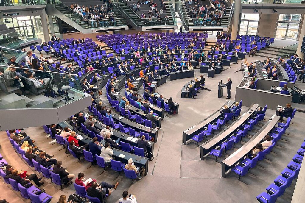 Zusatzsitzung: Schwesig fürchtet Aufspaltung von Schuldenpaket
