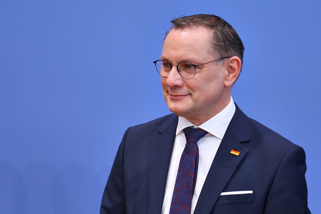 AfD-Chef Chrupalla zeigt Verständnis für Trumps Zölle